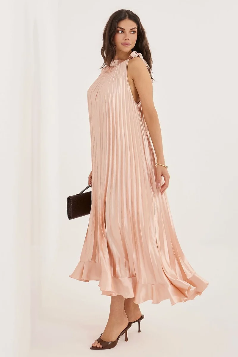 Robe bohème plissée fluide sans manches rose poudré