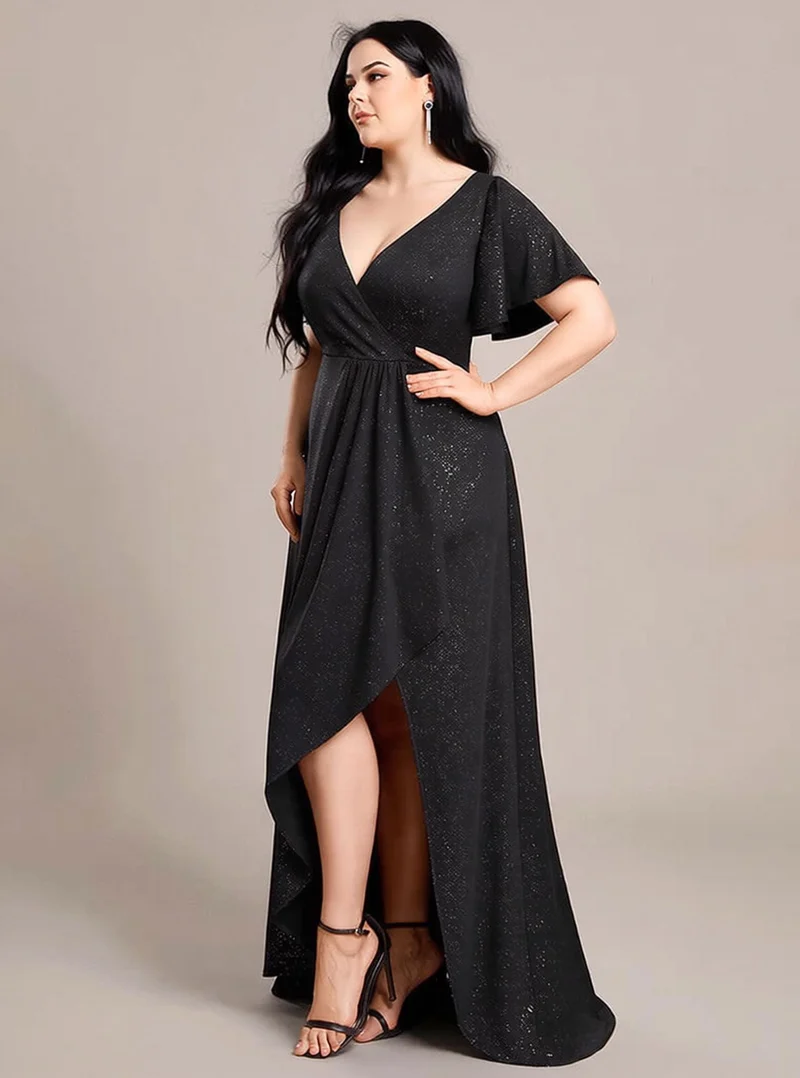 Robe de soirée noire à fente asymétrique et manches à volants