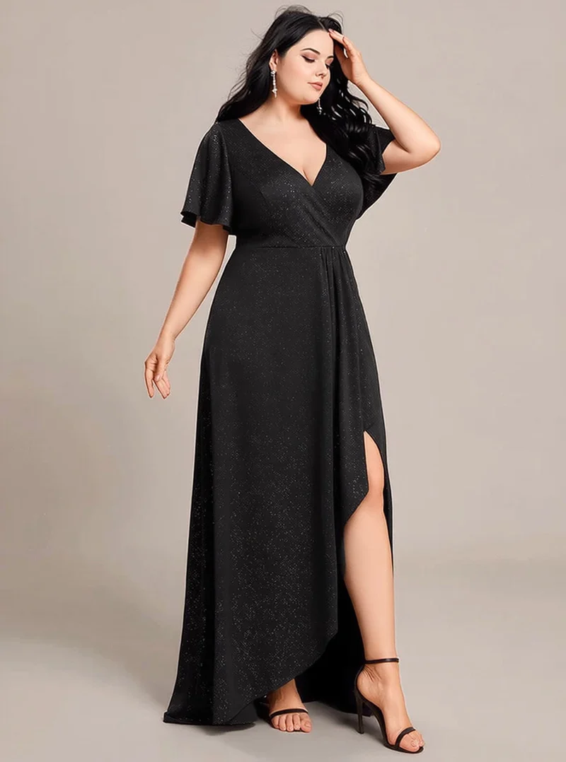Robe de soirée noire à fente asymétrique et manches à volants
