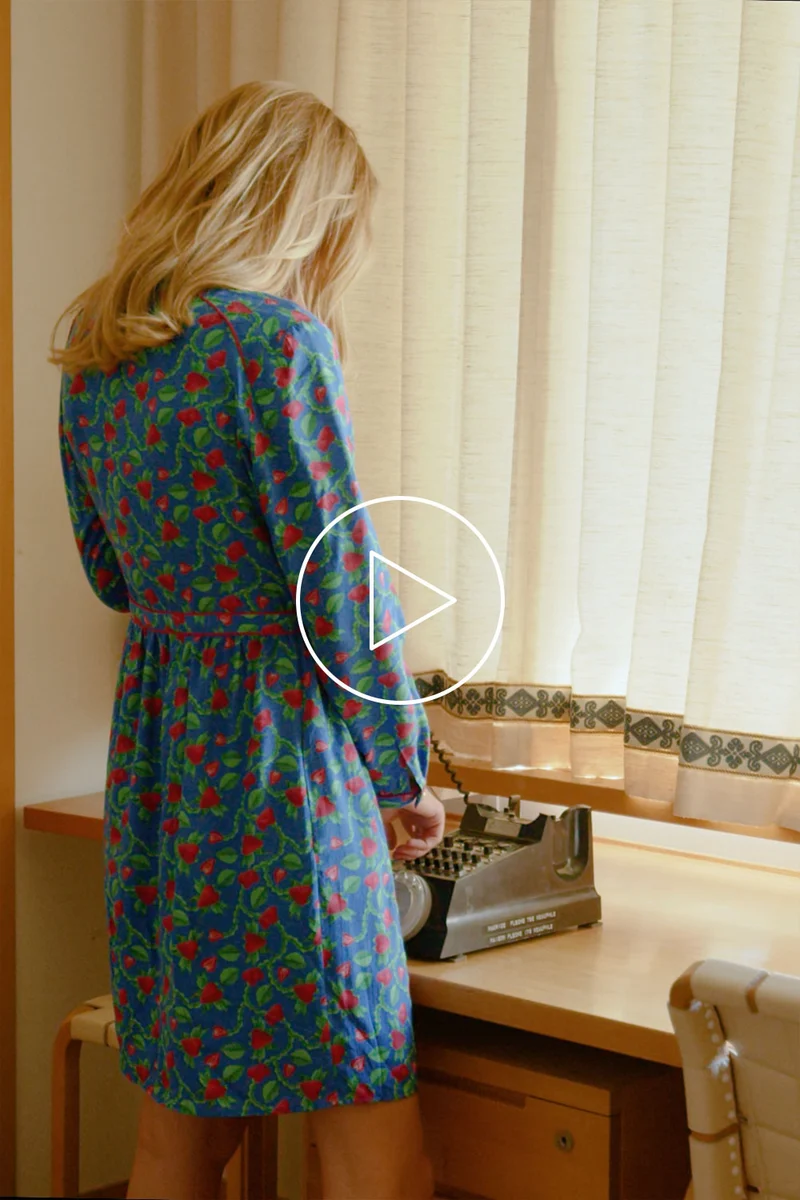 Robe Splendide Fraises Volantes Bleu