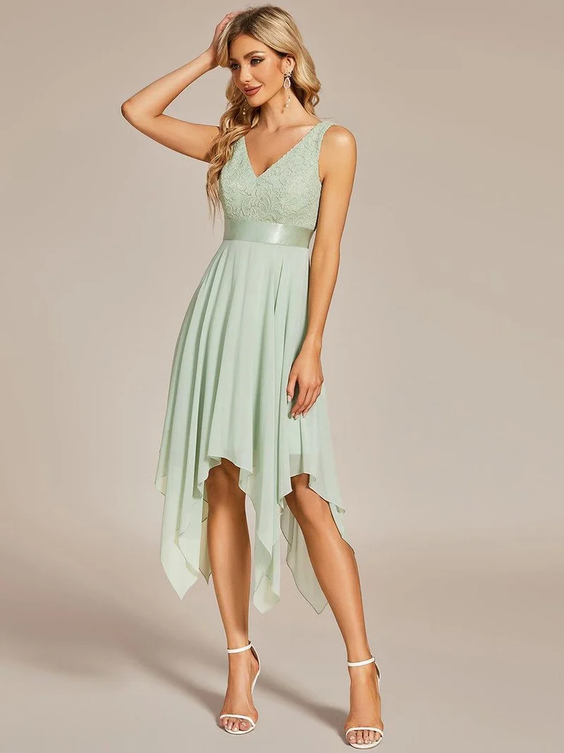 ever COSTA|Robe mariage invitée en dentelle à col en V mi-longue fluide