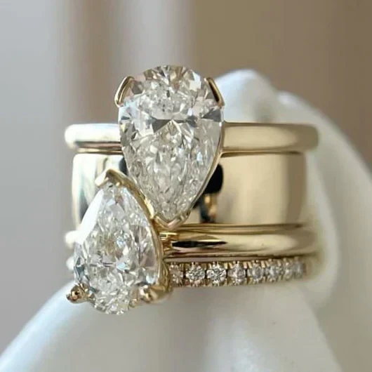 Bague Vintage avec Double Goutte en Zirconia