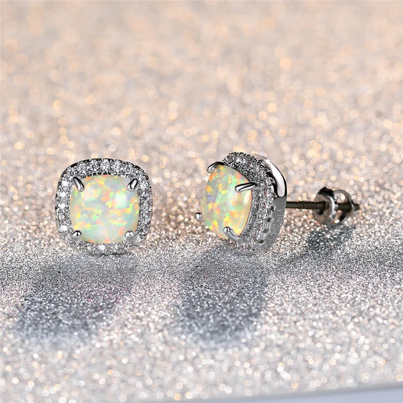 Boucles d'Oreilles Élégantes en Argent avec Opale de Feu Blanc Rond