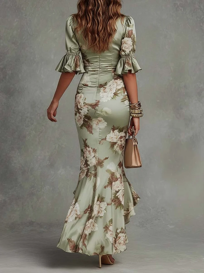 Robe longue asymétrique en satin vert avec décolleté en V - Ana