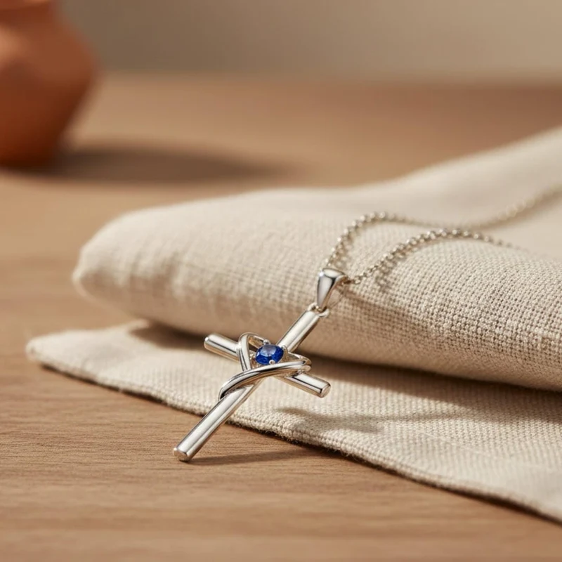 Collier de Croix de Saphir