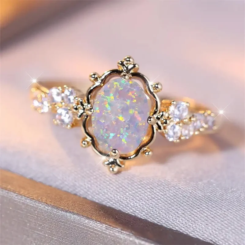Bague Fleur de Pierre Opale Blanche Ovale