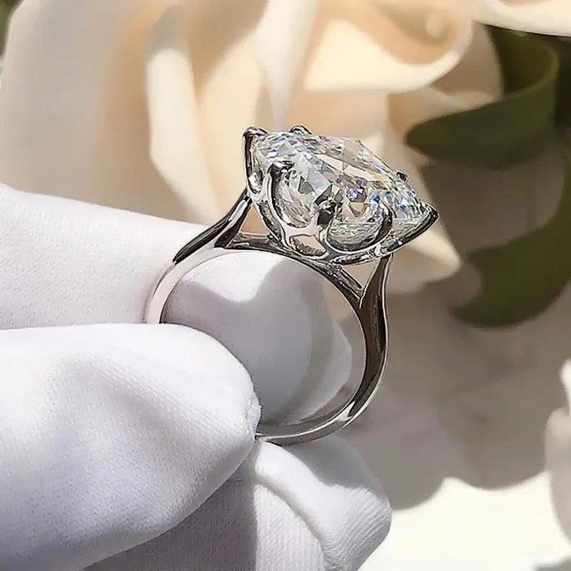 Bague en Zirconium Cubique en Or Intemporelle