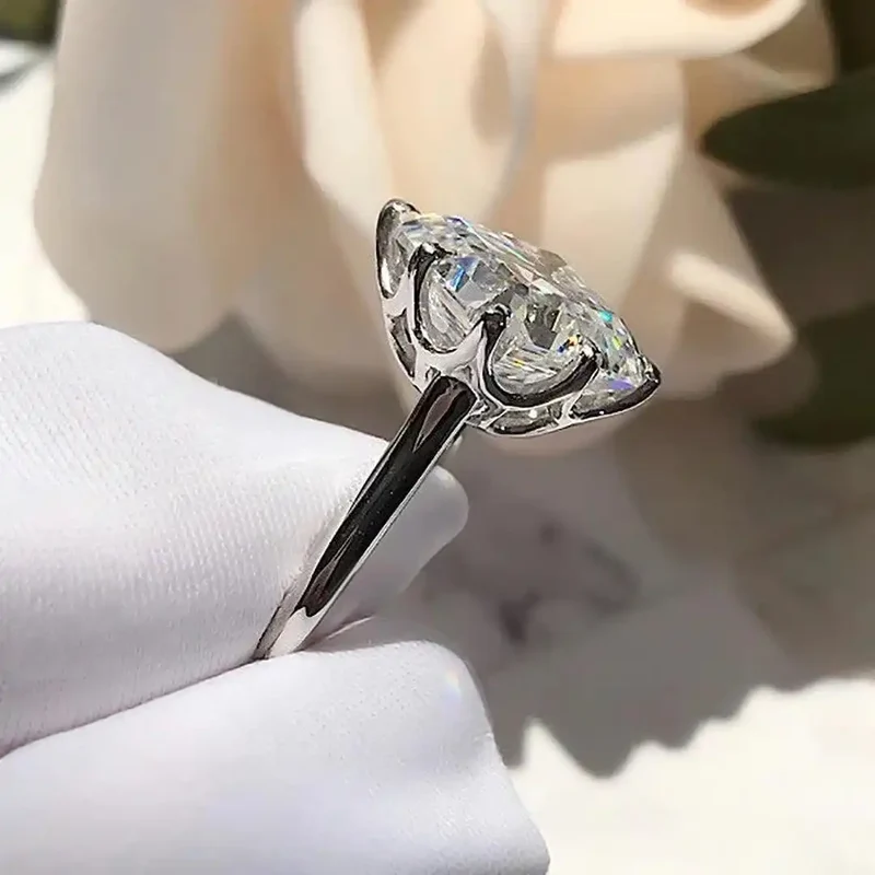 Bague en Zirconium Cubique en Or Intemporelle