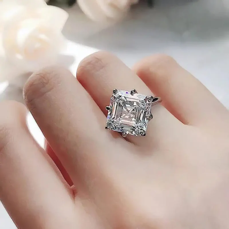 Bague en Zirconium Cubique en Or Intemporelle