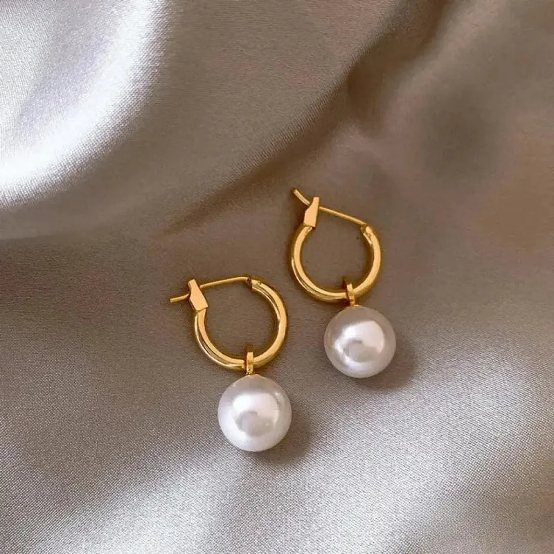 Boucles d'Oreilles Élégantes avec Perles Blanches en Or