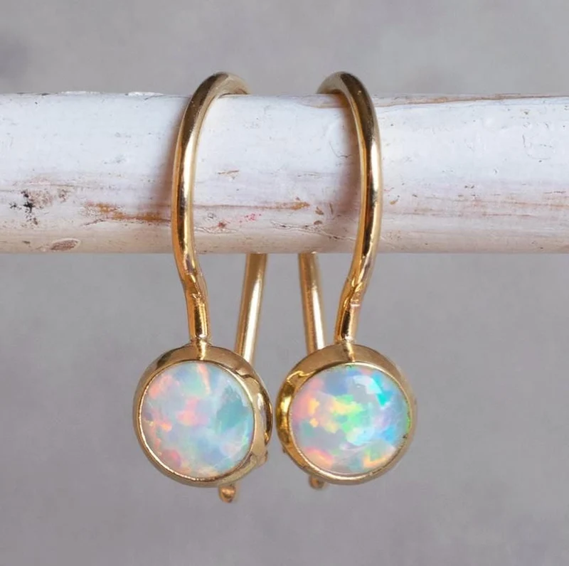 Boucles d'Oreilles en Opale Blanche Dorées