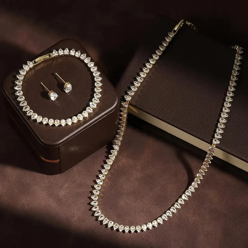 Magnifique Jeu Complet de Mariée en Zircon Cubique Transparent