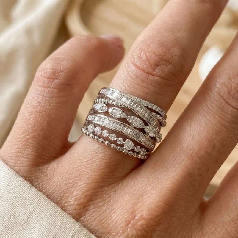 Bague en Argent avec Zirconiums en Couches Vintage