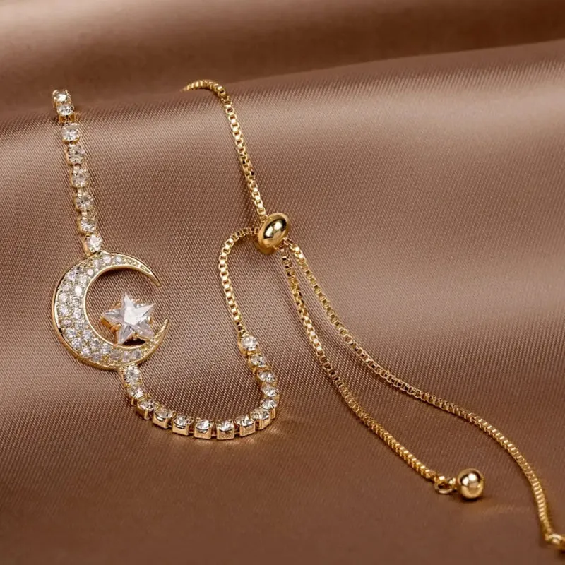 Bracelet avec Pendentif Lune en Zirconium et Or