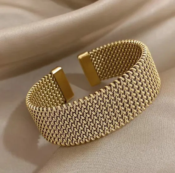 Bracelet tressé élégant en maille avec design ouvert