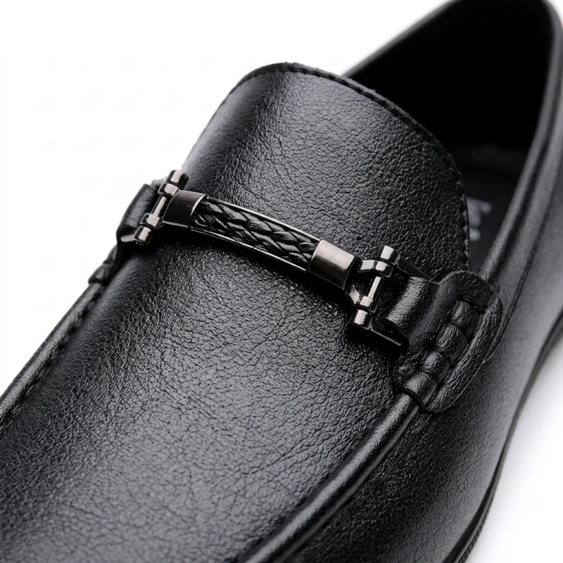 Mocassins cuir véritable — boucle métallique — sorties décontractées
