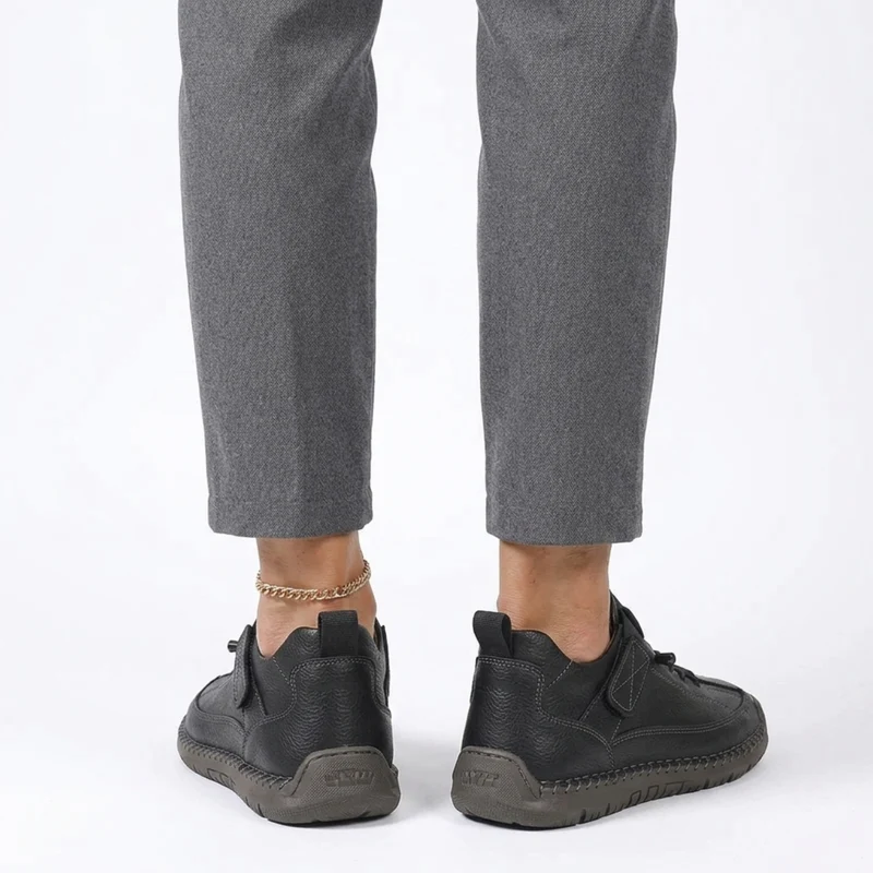 Tennis femme confort — lacets et surpiqûres — style décontracté