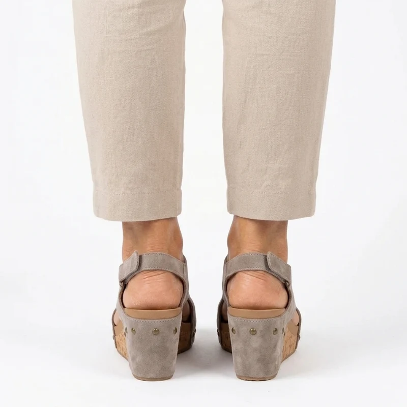 Nu-pieds plateforme femme — bride ajustable et clous — loisirs