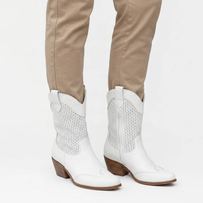 Bottines cowboy femme — en cuir — mi-mollet — usage quotidien