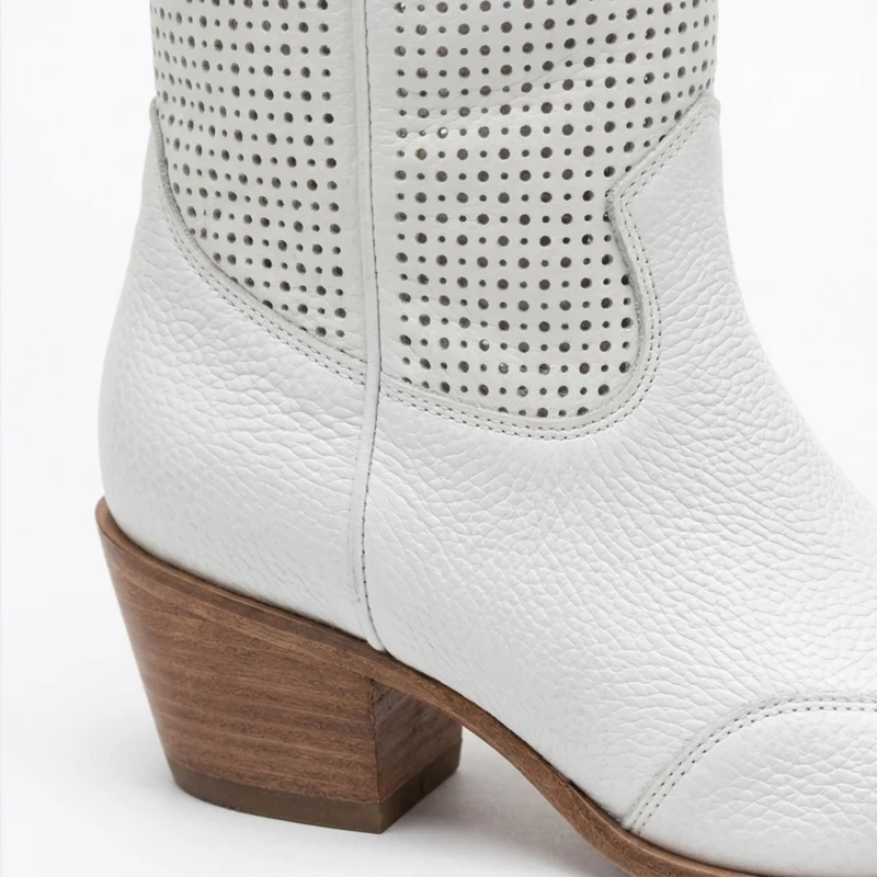 Bottines cowboy femme — en cuir — mi-mollet — usage quotidien
