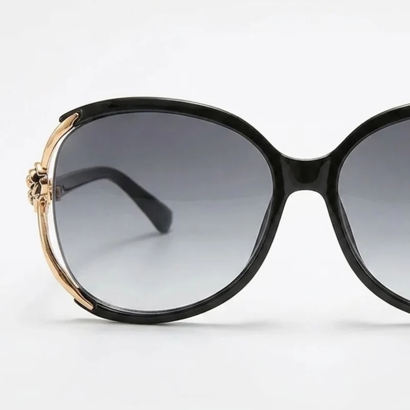 Lunettes de Soleil Oversized pour Femme avec Branches en Métal et Détails Floraux