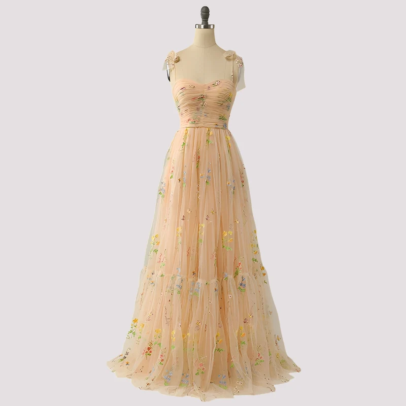 Livia - Robe de bal élégante avec broderie florale