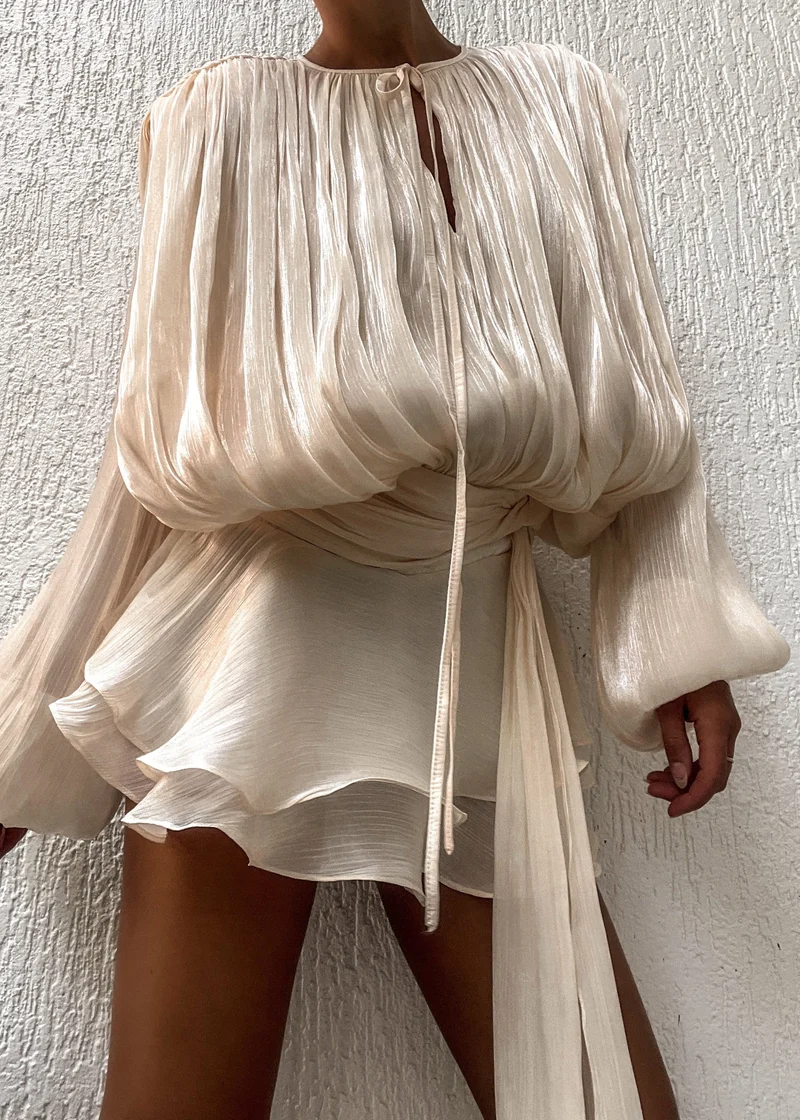 Robe mi-longue en satin champagne Estelle