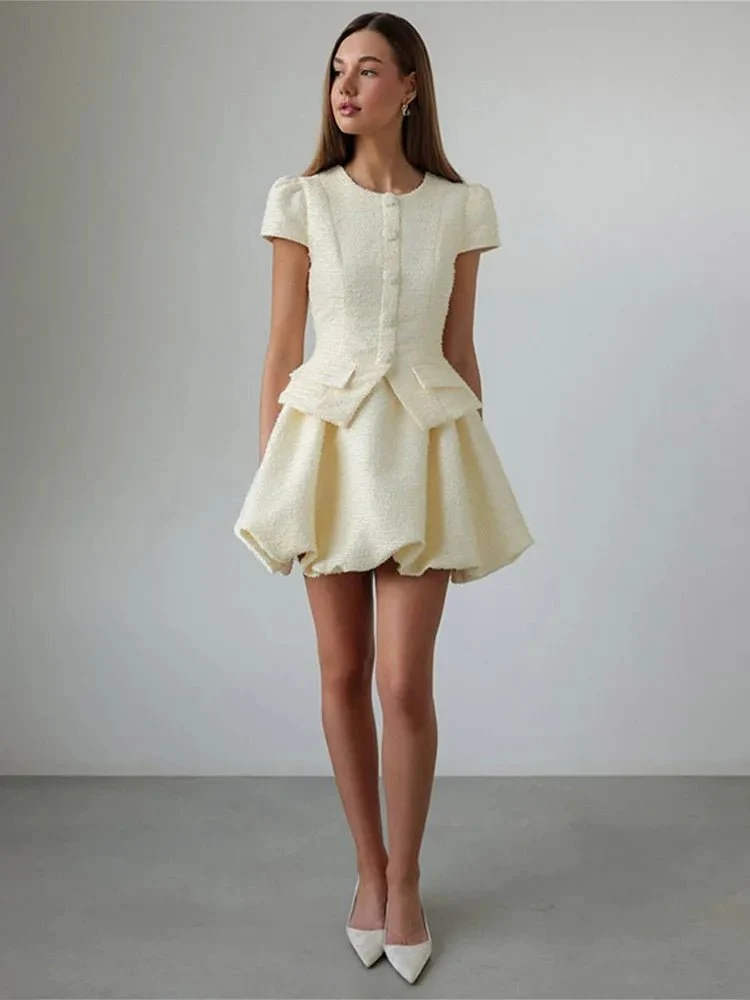 Ensemble deux pièces chemise à manches bouffantes et jupe bulle