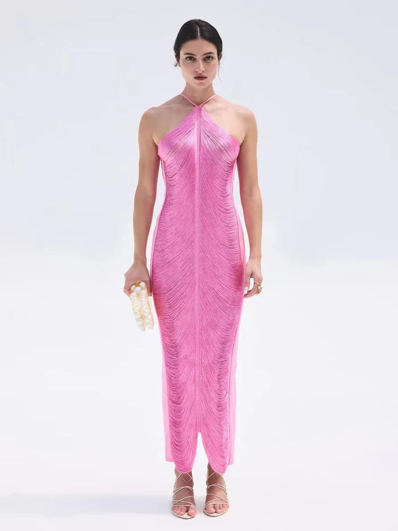 Robe longue élégante pour femme avec col sophistiqué et fente