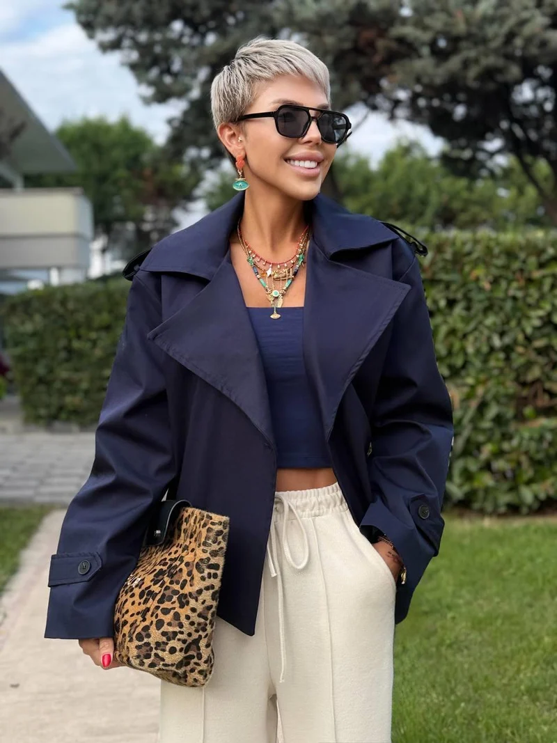 Blazer court ceinturé pour femme