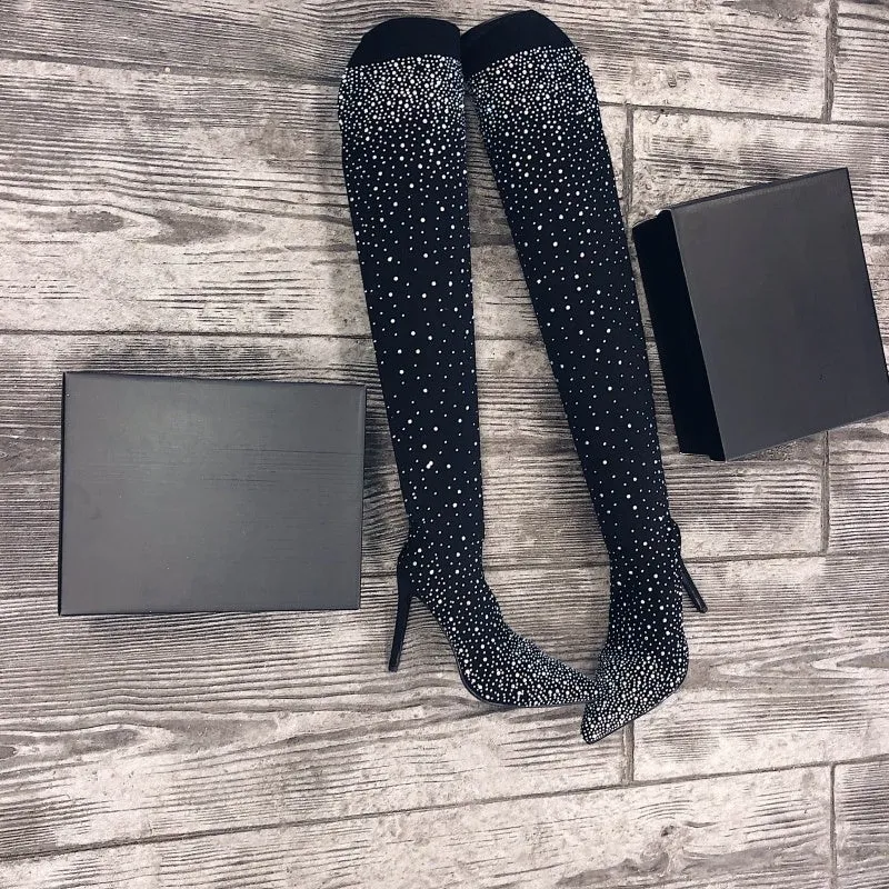 Bottes mi-cuisses étincelantes en faux diamant