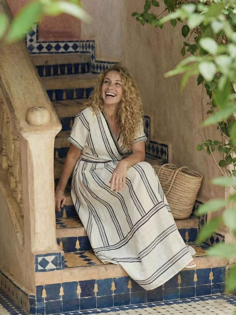 Thalassa | Robe midi à manches courtes en V à taille froncée
