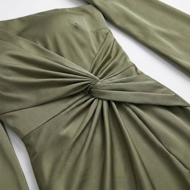 Robe Longue Satinée à Épaule Dénudée avec Nœud Drapé et Fente Latérale