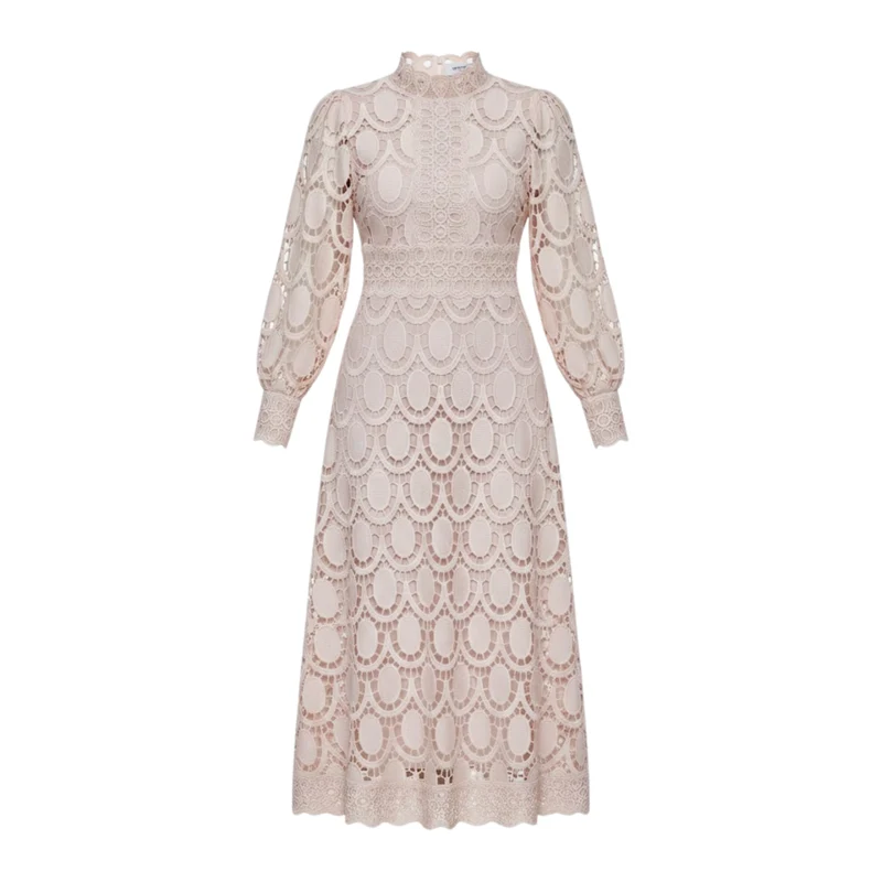 Robe Longue en Dentelle Ajourée avec Manches Bouffantes et Col Montant