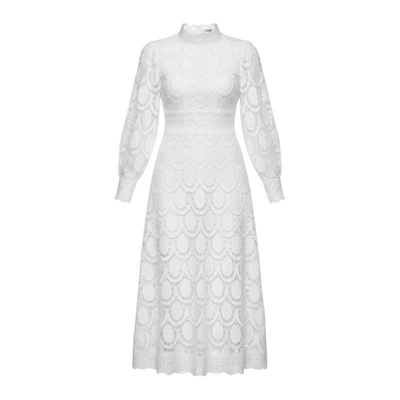 Robe Longue en Dentelle Ajourée avec Manches Bouffantes et Col Montant