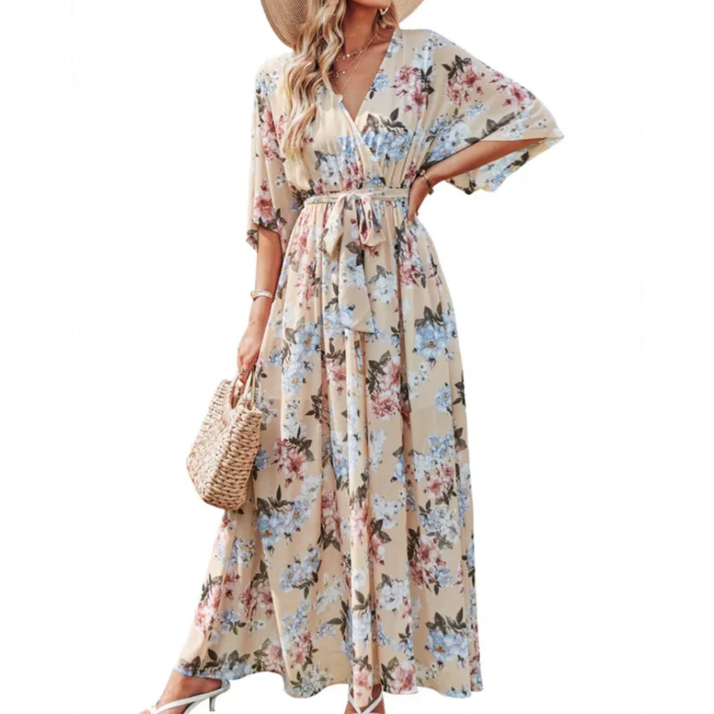 Robe maxi kimono à fleurs — style bohème — vacances d'été