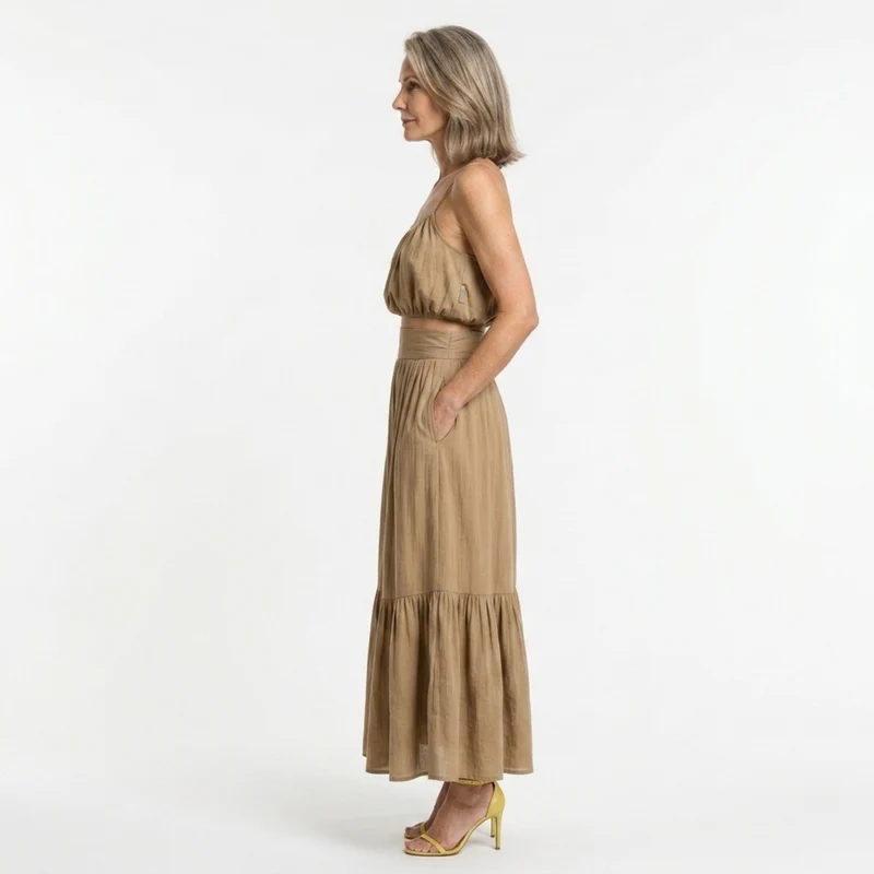 Ensemble crop top pour femmes et jupe longue — silhouette fluide — plage