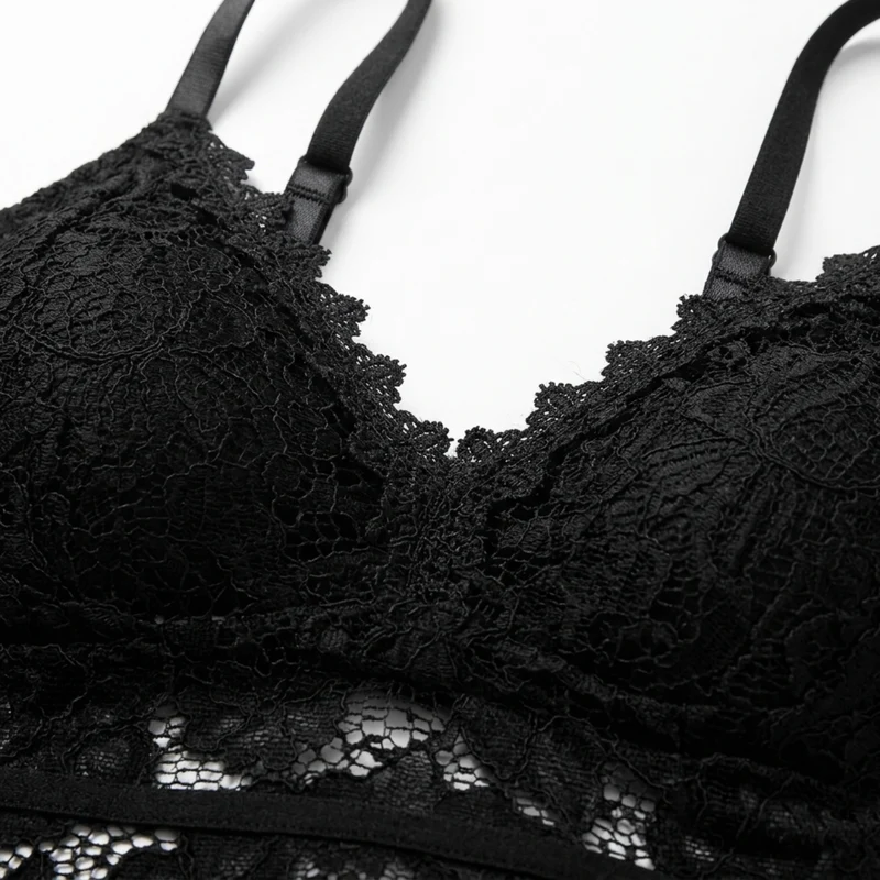 Haut court crop top pour femmes en dentelle — col en v — sortie chic