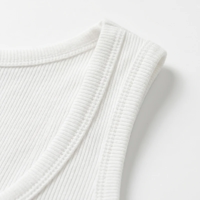 Débardeur crop top femme — maille côtelée — col carré — plage et vacances