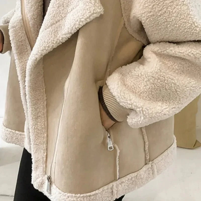 Manteau en peau lainée pour femme