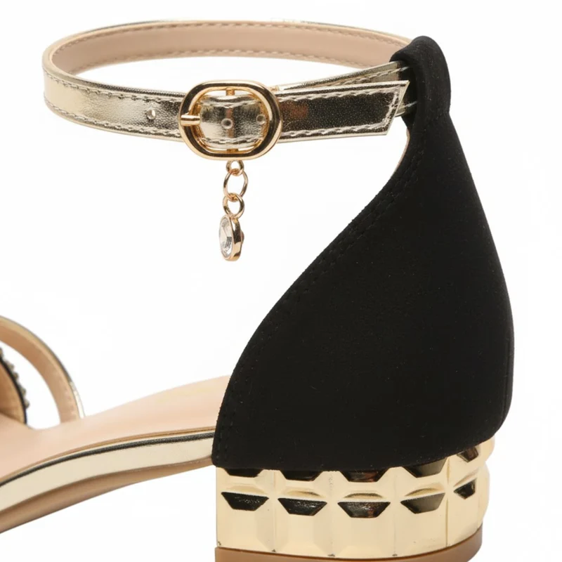 Sandales à petit talon pour femme avec bride cheville et détails scintillants