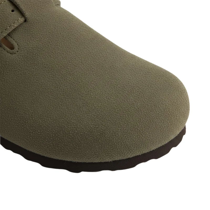 Mules en daim avec semelle classique et boucle réglable