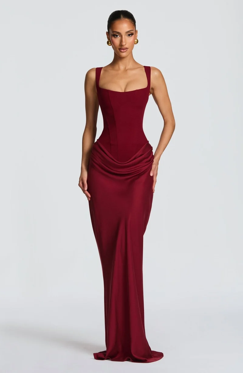 Robe Longue à Bretelles Larges et Détail Corset pour Femme | Idéale pour les Sorties