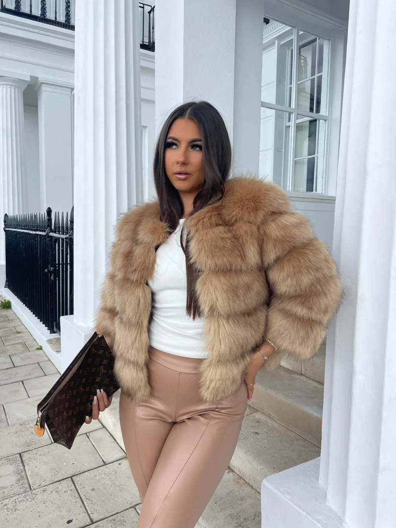 Manteau élégant en fausse fourrure pour femme