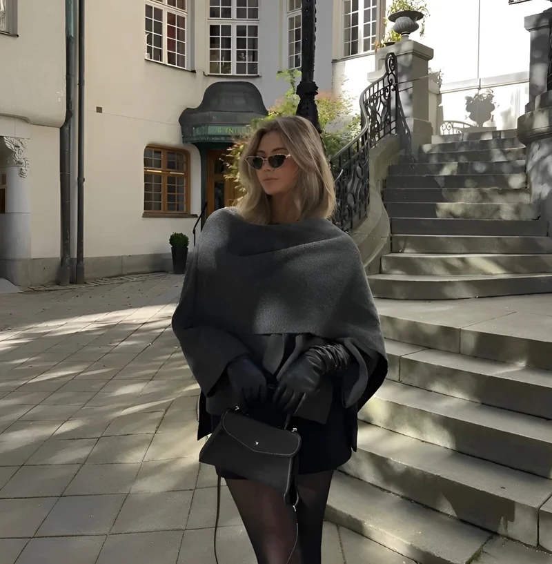 Poncho Asymétrique en Laine pour Femme