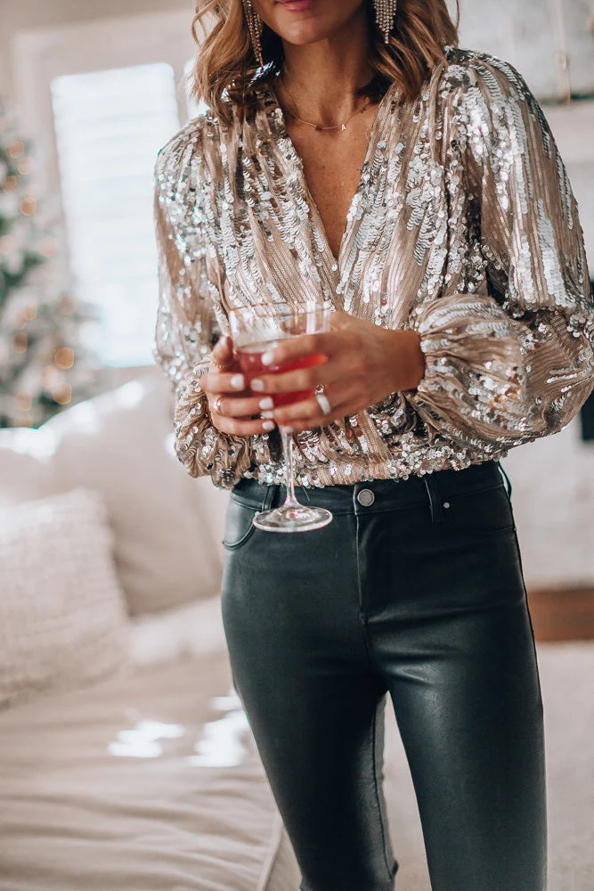 Blouse Pailletée Col V - Coupe Fluide Chic et Élégante