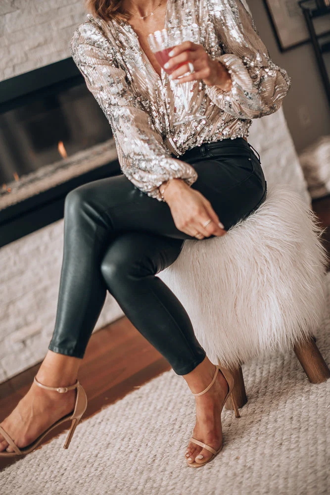 Blouse Pailletée Col V - Coupe Fluide Chic et Élégante