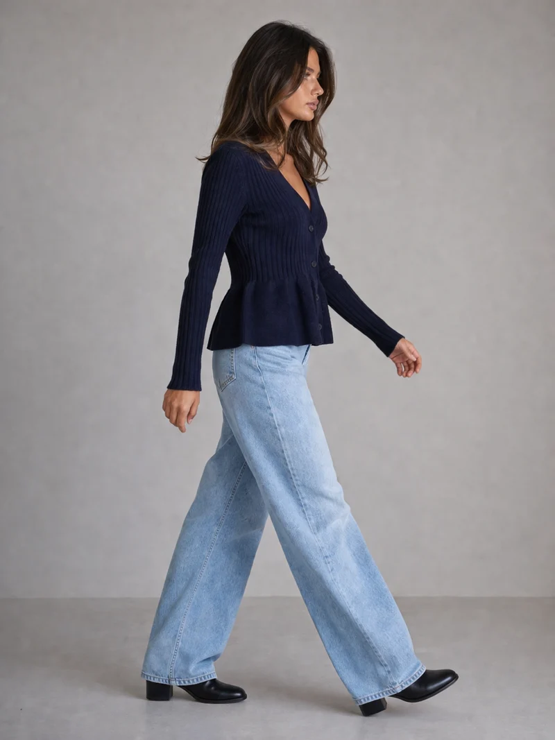 Blouse Peplum Côtelée Col V - Coupe Élégante et Féminine