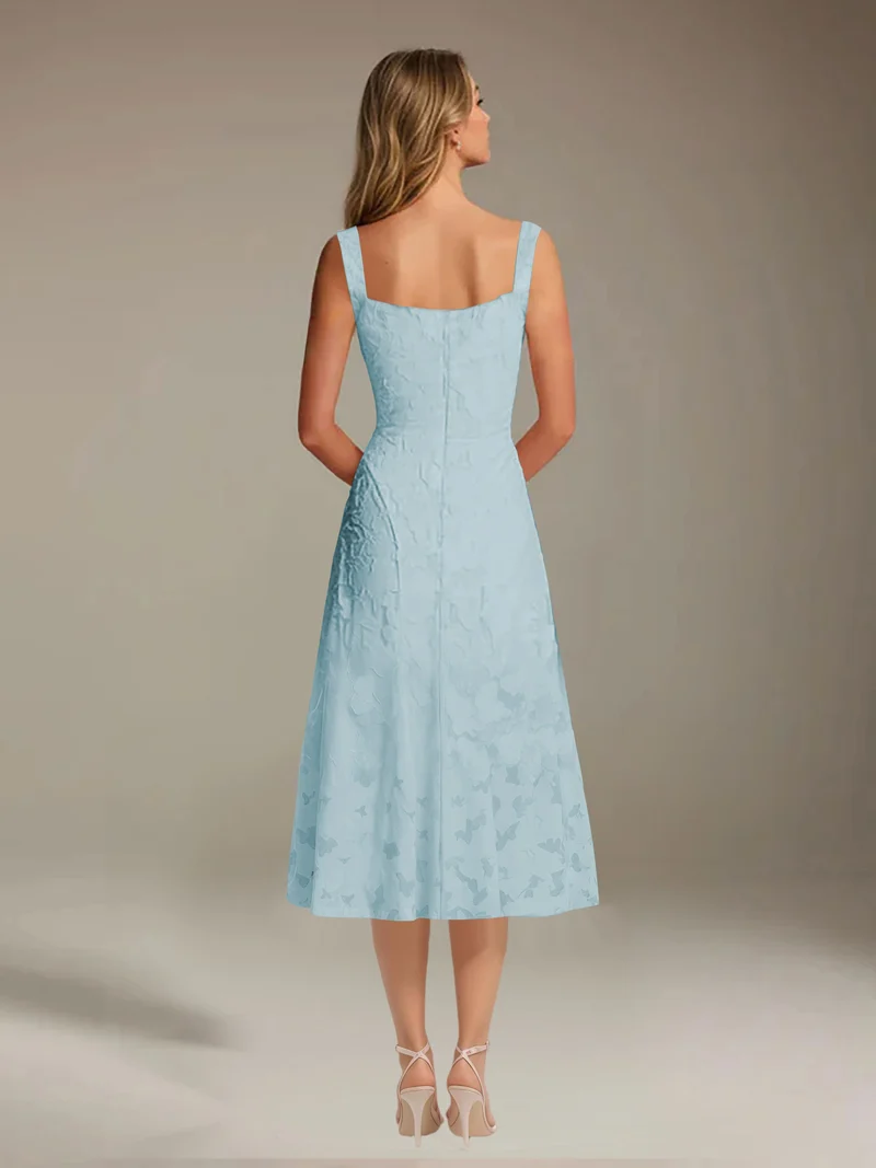 Robe Longue en Dentelle Col Carré - Élégante Silhouette Raffinée