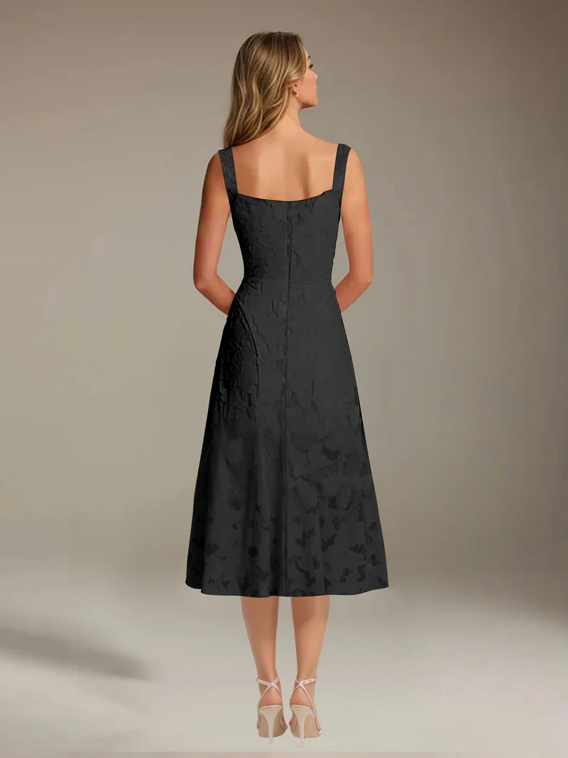 Robe Longue en Dentelle Col Carré - Élégante Silhouette Raffinée